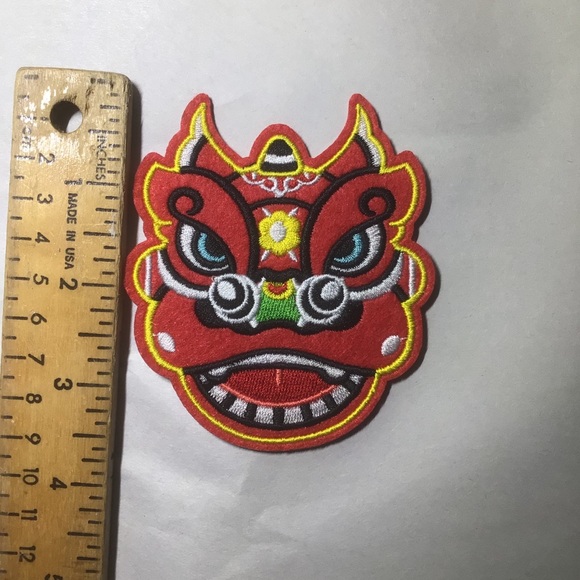 Chinese dragon Foo dog lion head iron on patch - Picture 2 of 2